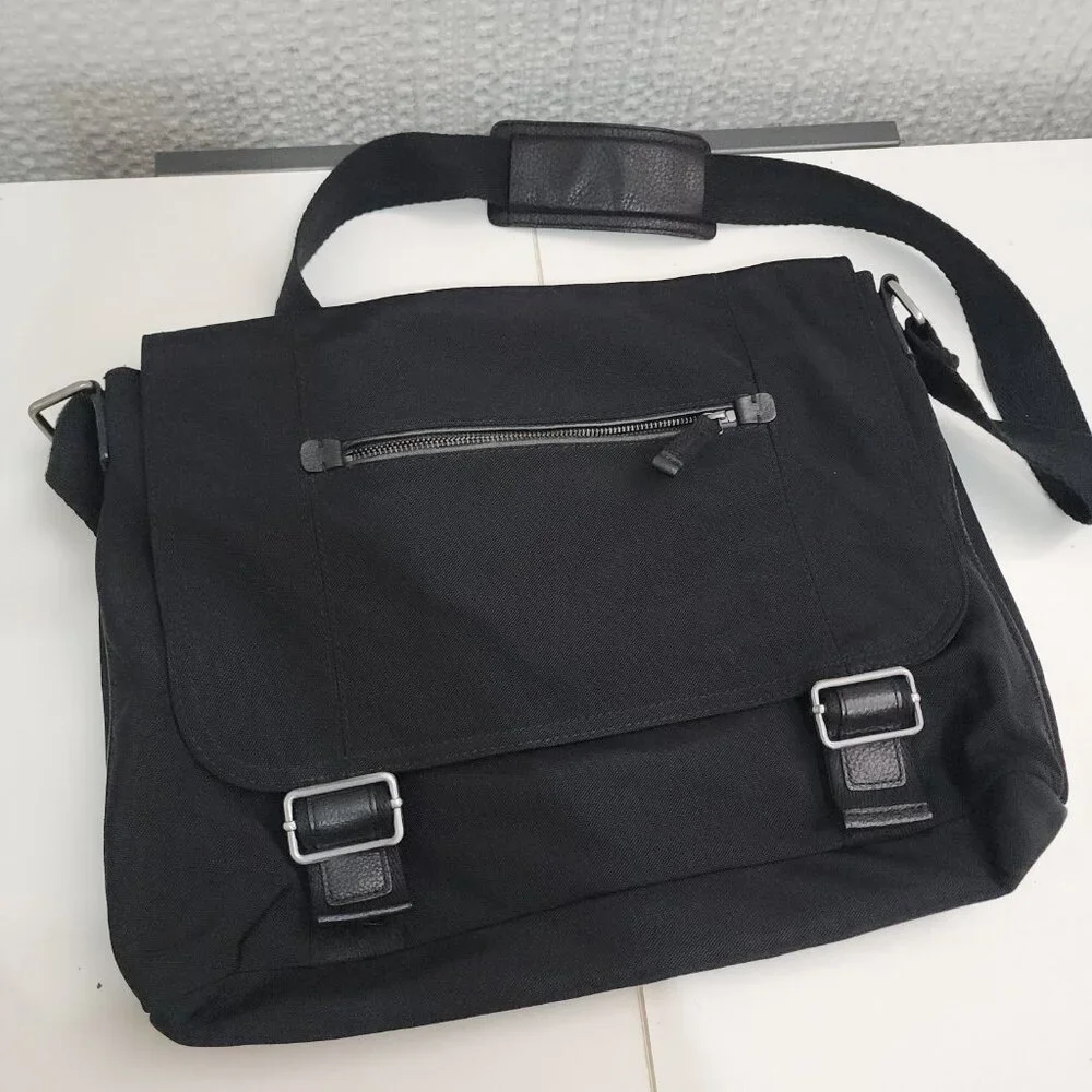 Banana Republic Black Messenger Laptop Bag Adjustable Strap Work Travel - Picture 6 of 13